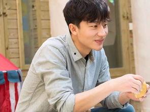 黄轩的照片,光影交织下的魅力演绎